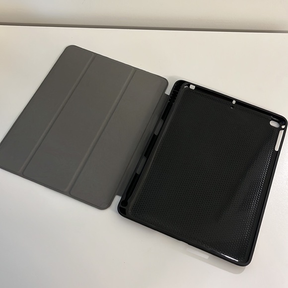 Case for iPad 568 - Picture 2 of 6